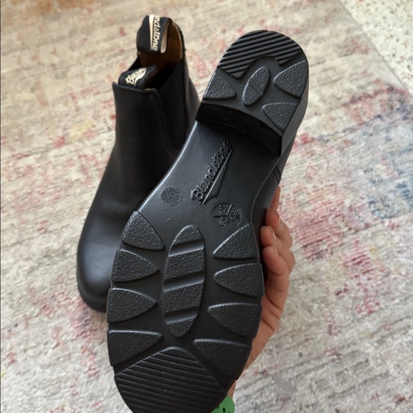 Blundstone Black Chelsea Ankle Boots - Picture 6 of 6